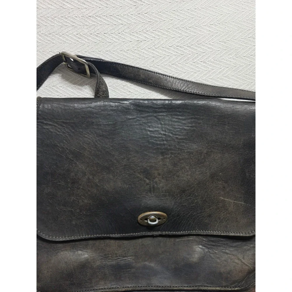 Frye Distressed Leather Messenger Bag Dark Brown Crossbody Flap Turn Lock